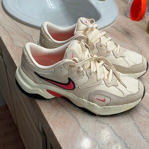 Nike Women's Beige and Pink Sneakers